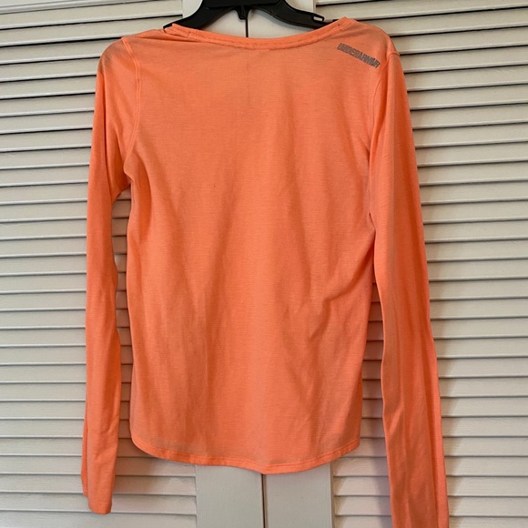 Exercise shirt - Picture 2 of 2